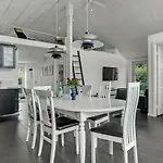Beautiful In With Kitchen בית נופש