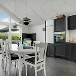 בית נופש Beautiful In With Kitchen *