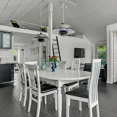 Beautiful In With Kitchen Dom wakacyjny