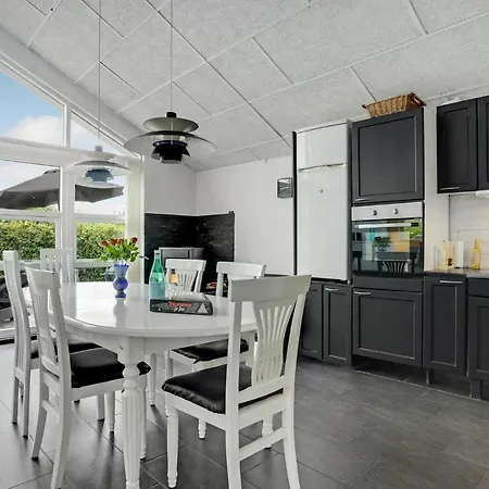 Prázdninový dům Beautiful In With Kitchen *